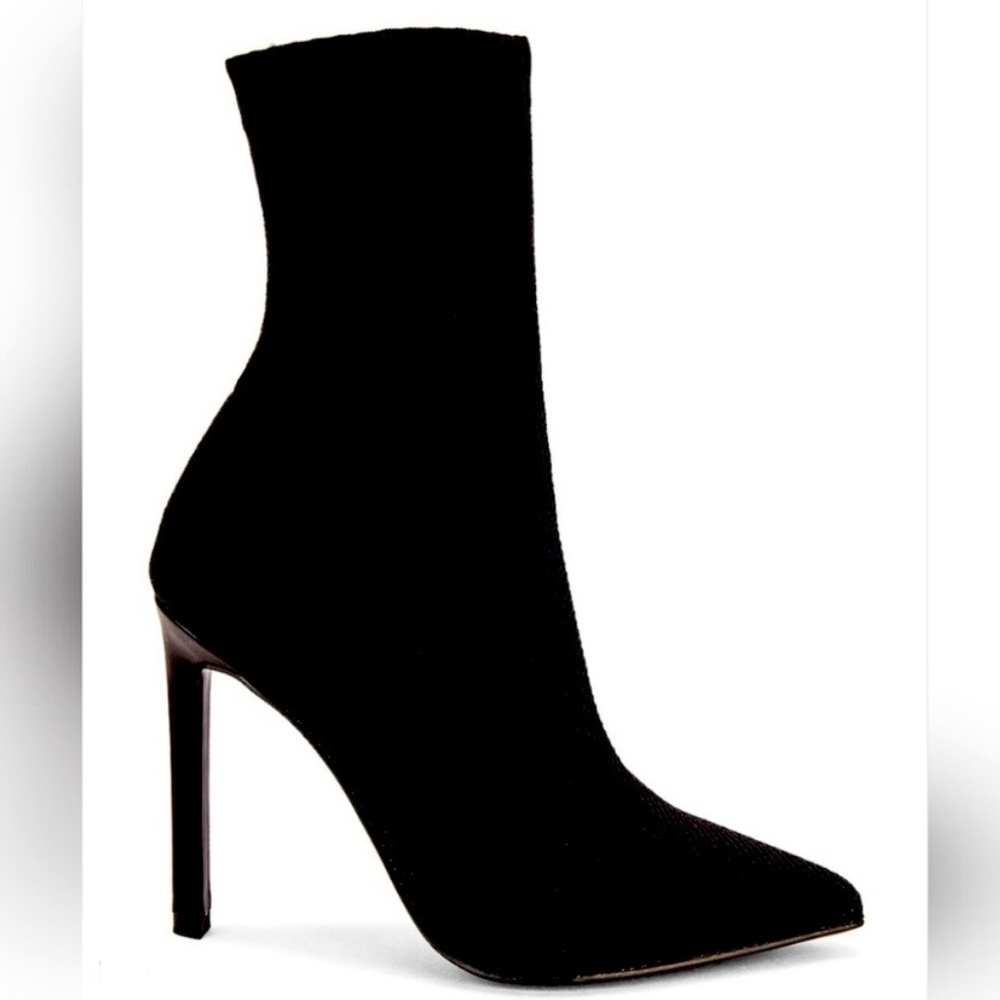 Steve Madden Elegant Black Heeled Boot